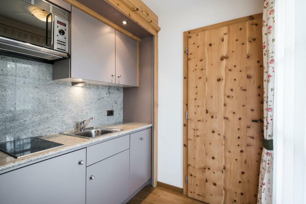 Piculin Alpin Apartments San Martino in Badia Bagian luar foto