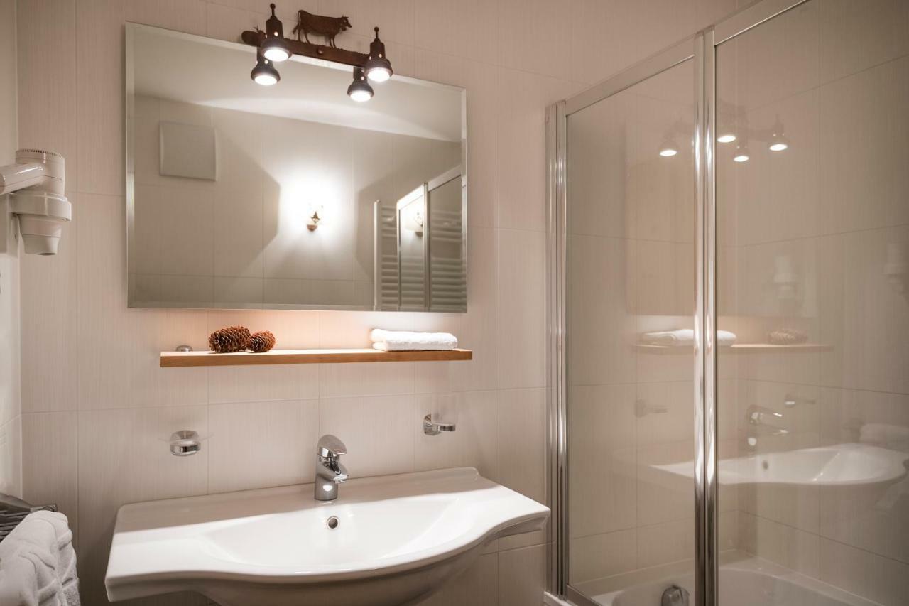 Piculin Alpin Apartments San Martino in Badia Bagian luar foto