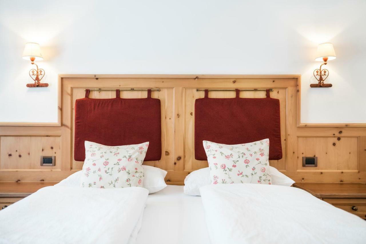 Piculin Alpin Apartments San Martino in Badia Bagian luar foto