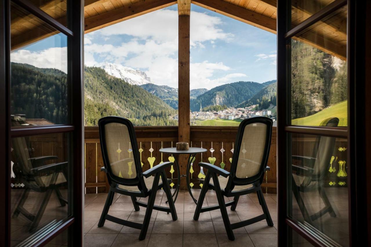 Piculin Alpin Apartments San Martino in Badia Bagian luar foto